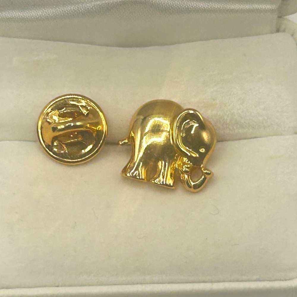 Vintage Gold Elephant Pin Brooch Jewelry Unisex - Picture 1 of 6